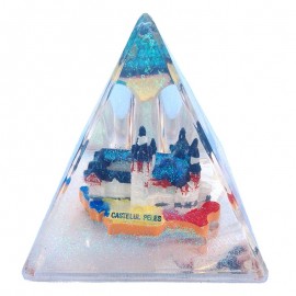 Piramida plastic - Castelul Peles